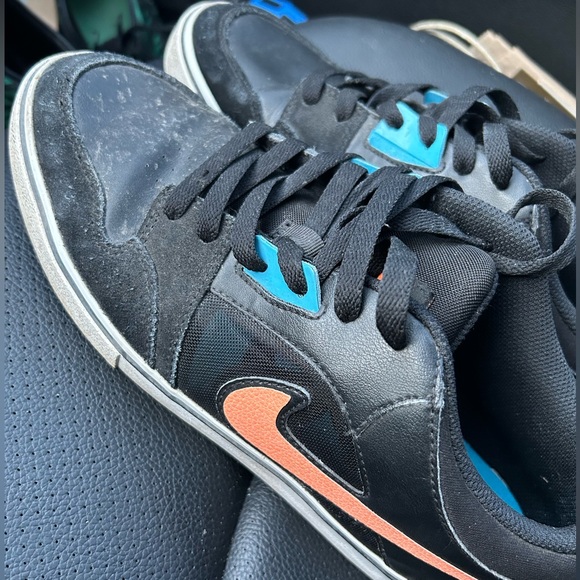 Nike SB Ruckus Skate Shoes Size 10 Rare Orange Black & Blue 555318-084 2013 - Picture 2 of 6